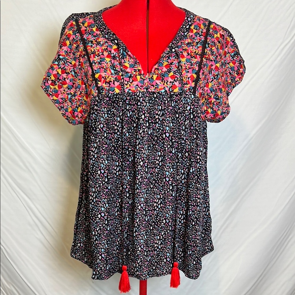 Savannah Jane Chic Black Flutter Sleeve Top…Size M